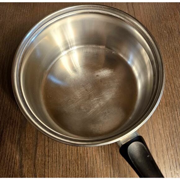 Vintage BELGIQUE 3.5 Qt. Sauce Pan Stainless Black Handle NO LID - Picture 2 of 3